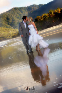 Palm Cove Wedding Kiss