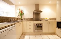 Mowbray by the Sea - Fully equipped Kitchen