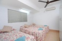 Seaview Motel Family Unit Bedroom