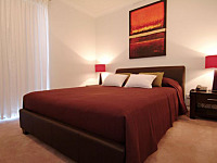 Queen Room in Three Bedroom Apartment