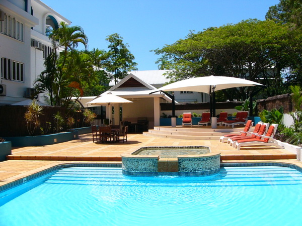 Villa Paradiso Apartments Palm Cove