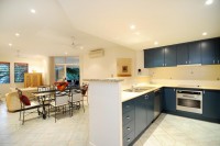 Kitchen & Dining