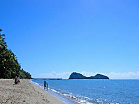 A short Walk to Palm Cove Beach A short Walk to Palm Cove Beach