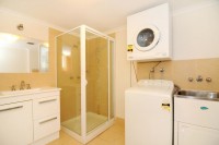 Bathroom & Laundry Facilities Bathroom & Laundry Facilities