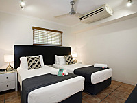 Twin Room Twin Room