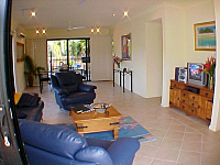 Lounge & dining area