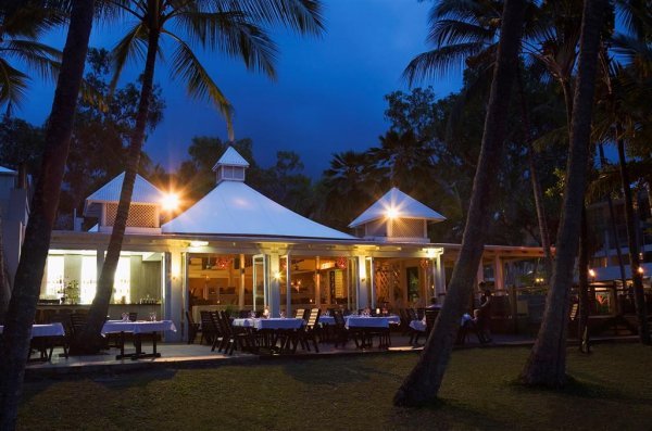 Palm Cove Resorts - Beachfront Restaurant at Night