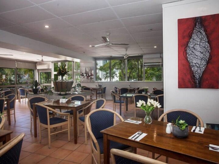 Cairns Esplanade Hotel -Poolside Breakfast Room with Free WiFi