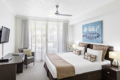 Port Douglas Resort - Hotel style room at Sikari Lagoons Port Douglas - enjoy Spa or Swimout options