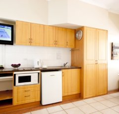 Kitchenette Facilities at Regal Holiday Apartments Port Douglas Kitchenette Facilities at Regal Holiday Apartments Port Douglas