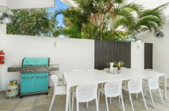 Poolside BBQ & Alfresco dining - Trinity Beach Villa | Cairns Beaches Accommodation Poolside BBQ & Alfresco dining - Trinity Beach Villa | Cairns Beaches Accommodation