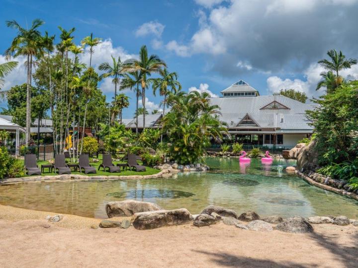 Swimming Pool - Cairns Colonial Club Resort 