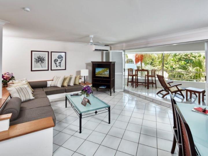 Alamanda Apartments Palm Cove - Two Bedroom Poolview Suite 
