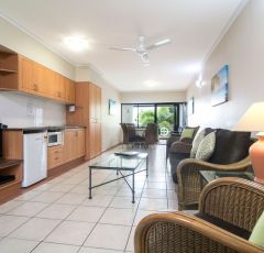 1 Bedroom Jacuzzi - Regal Holiday Apartments Port Douglas