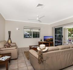 3 Bedroom Townhouse - Palm Cove Family Accommodation