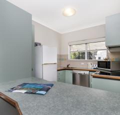 3 Bedroom Townhouse Kitchen - Palm Cove Family Accommodation
