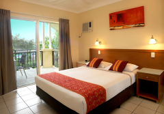 Spacious 2 & 3 Bedroom holiday Apartments in Cairns with separate Bedroom Area