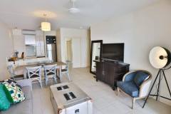Beach Club Apartments Palm Cove 2 Bedroom Penthouse with Rooftop Spa