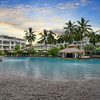 Beach Club Palm Cove Lagoon Pool with Swim Up Bar