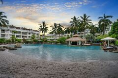 Beach Club Palm Cove Lagoon Pool with Swim Up Bar