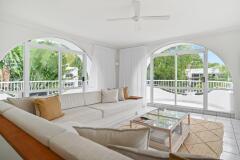 Beachfront 4 Bedroom Apartment - Alamanda Palm Cove