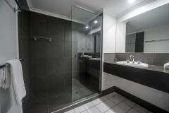 Beachfront Resort Room Bathroom - Castaways Resort Mission Beach