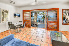 Beachview Spa Suite Palm Cove Accommodation 