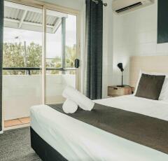 Budget Double Room -  Cairns Queens Court Holiday Accommodation