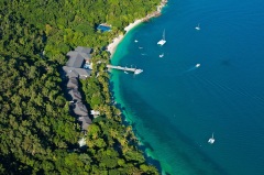 Cairns Beachfront Accommodation and Island Resorts