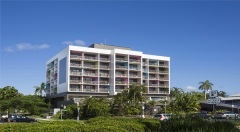 Cairns Plaza Hotel overlooking Cairns Esplanade