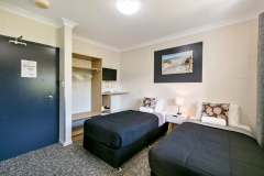 Cairns Queens Court Family Rooms