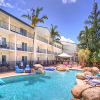 Cairns Queenslander Accommodation Swimming Pool 