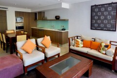 Each holiday apartment features individual decore - Palm Cove Private Apartments