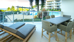 Enjoy pool and Ocean Views from your Holiday Apartment overlooking Trinity Beach - Vue Apartments Trinity Beach