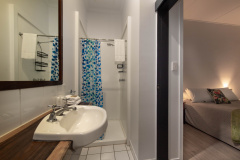 Escape Cabin Bathroom | Cape Trib Beach House