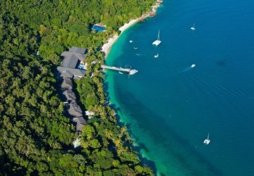 Fitzroy Island Resort, Great Barrier Reef - 45mins from Cairns 