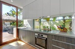 Fully Self Contained Kitchen -  Palm Cove Holiday Home 