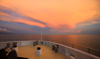 Great Barrier Reef Cruise Ships - Sunsets over the Coral Sea