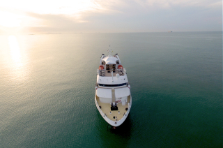 Great Barrier Reef Cruises - Luxury Small Expedition Cruises From Cairns