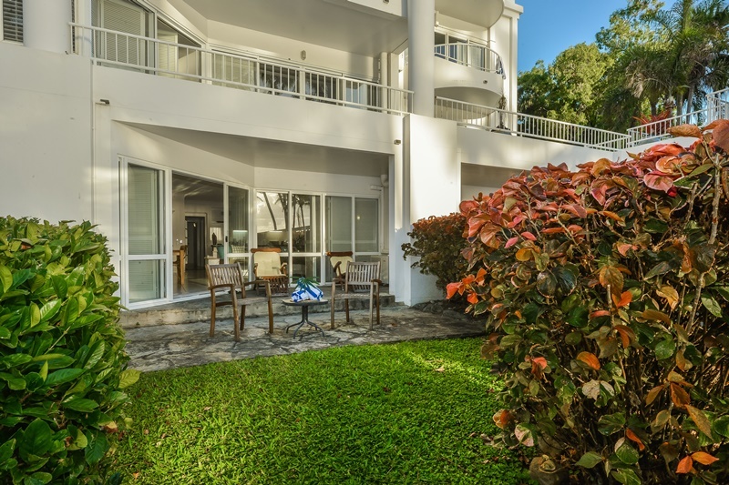 Palm Cove Beachfront Alamanda Beachfront Apartment Palm