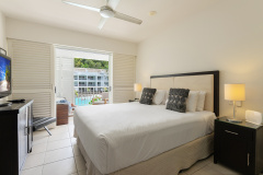  Palm Cove Beach Club Apartments Hotel Spa Room with Spa Bath on the Balcony 
