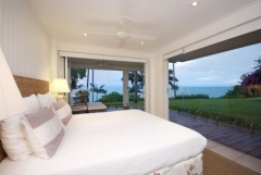 King Bedroom - Luxury Wharf St Holiday House Port Douglas