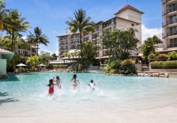 Lagoon Swimming Pool at Novotel Cairns Oasis Resort - Great Family Accommodation