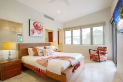 Port Douglas Holiday House - Master Bedroom with King Bed and Balcony