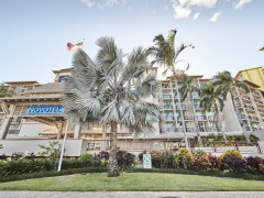  Novotel Oasis Resort Cairns located in the heart of Cairns City