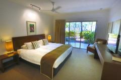 One Bedroom Apartment with Beachfront Views | Palm Cove Holiday Apartments