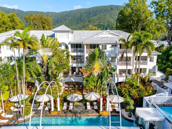 Palm Cove Accommodation | Luxury Beachfront Resort | Reef House Adult Retreat 