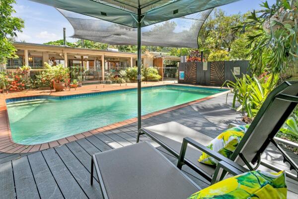 Palm Cove Accommodation | Palm Cove Holiday Home with Private Swimming Pool