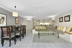 Palm Cove Apartment 72 within Alamanda Beachfront Resort Lounge