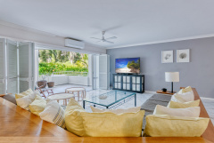 Palm Cove Apartment Alamanda 62 Open Plan Lounge 